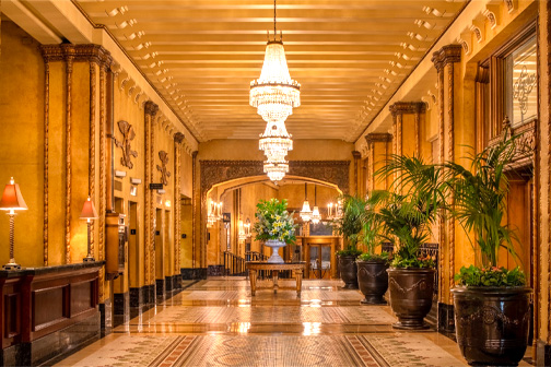 Gang van de lobby in het The Roosevelt Hotel in New Orleans